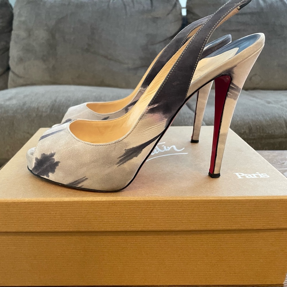 Christian Louboutin | Women’s Pumps 👠